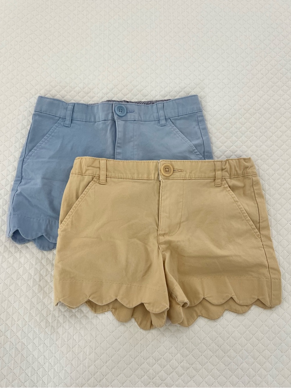 Crown and Ivy Scallop Hem Twill Shorts